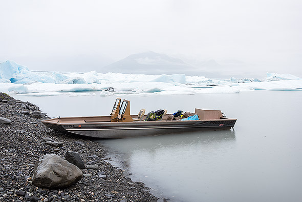 By boat to the the Knik Glacier Lagoon