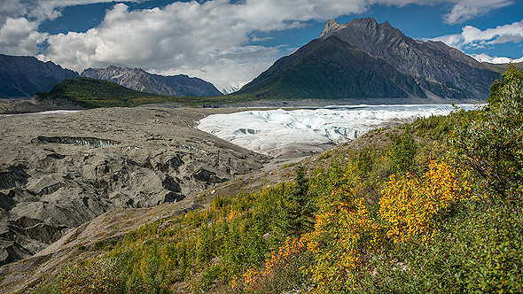 Entlang des Root Glacier Trails mit schönsten Ausblicken auf den Root-Gletscher