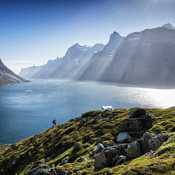 Spektakuläre Aussichten über die Fjord-Landschaft Gröndlands