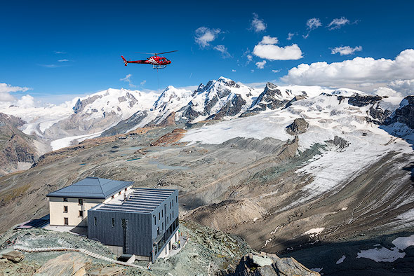 Air Zermatt in Aktion bei der Hörnlihütte