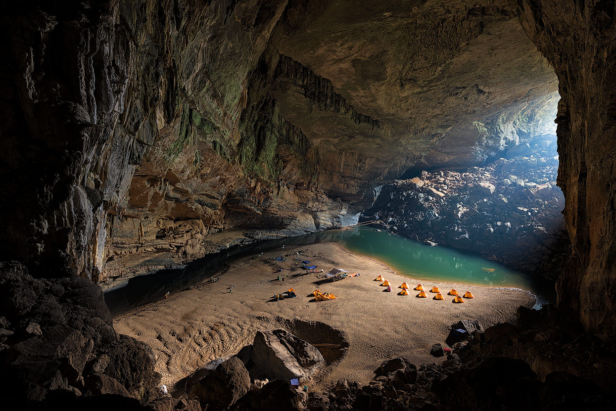 A Stunning view point to watch the camp in Hang En, the third largest cave in the world