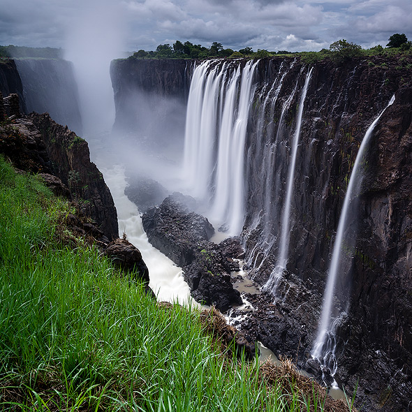 Amazing views of the falls from the Zambian side